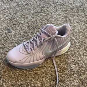 Nike Women's Light Purple Sneakers